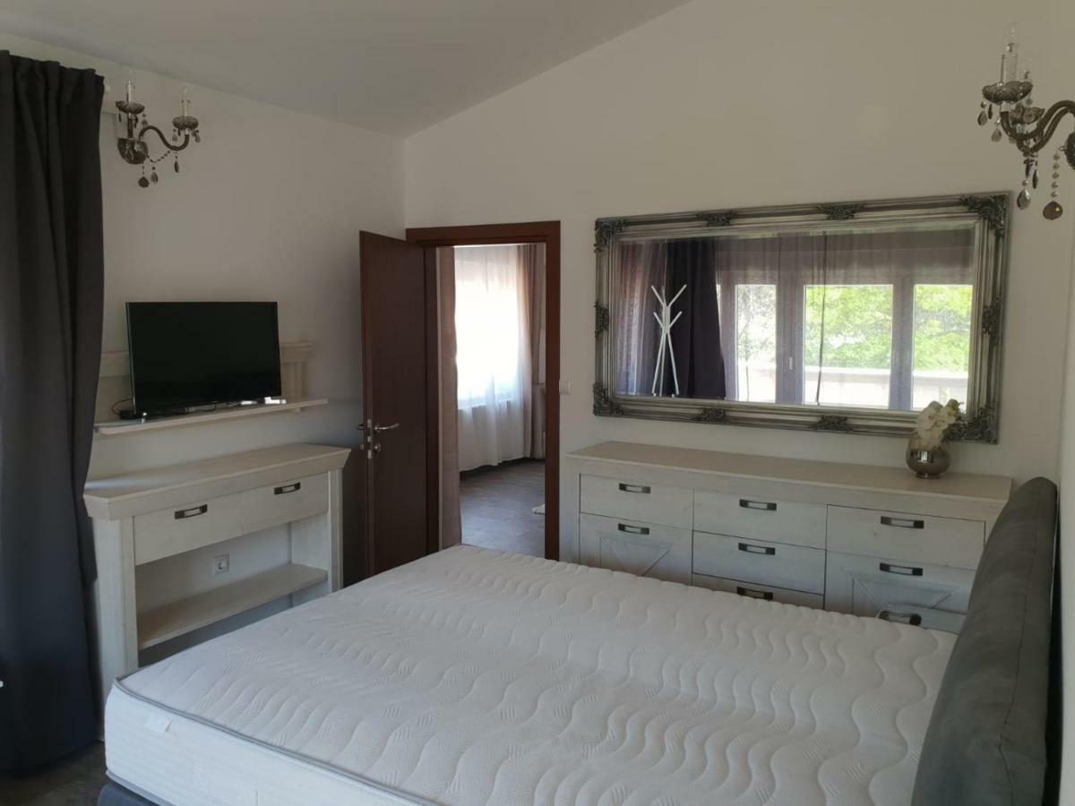 Grey Pearl With Free Ev Ch-Station Διαμέρισμα Valbandon Εξωτερικό φωτογραφία